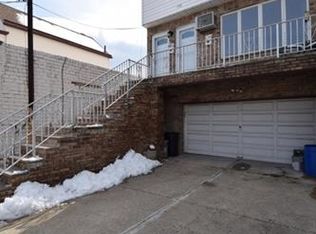 110 W 7th St, Bayonne, NJ 07002