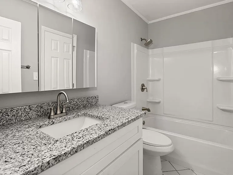 426 Longleaf Dr — Photo 9