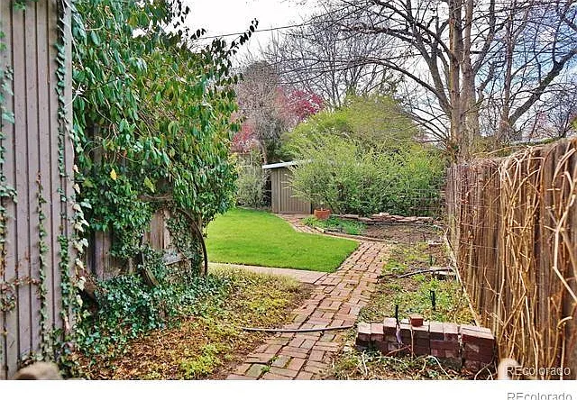 3 bed, 2.0 bath, 1255 sqft, $4,200 — Photo 3