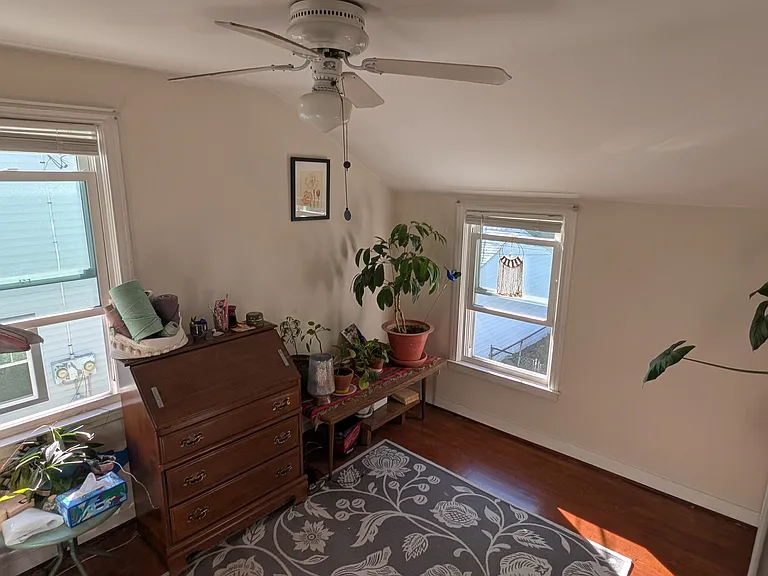 486 Linden Ave — Photo 14