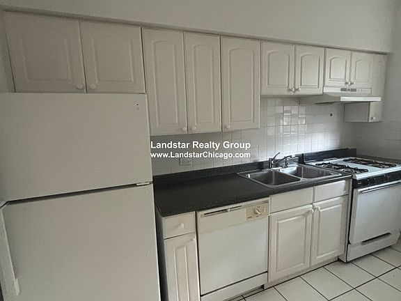4th image of 916 Reba Pl APT 2N