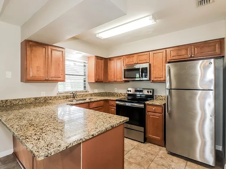 801 Cambridge Way — Photo 7