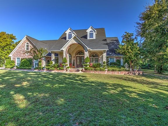 3rd image of 118 Willow Oak Dr
