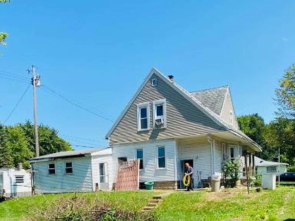 2nd image of 204 Lincoln St