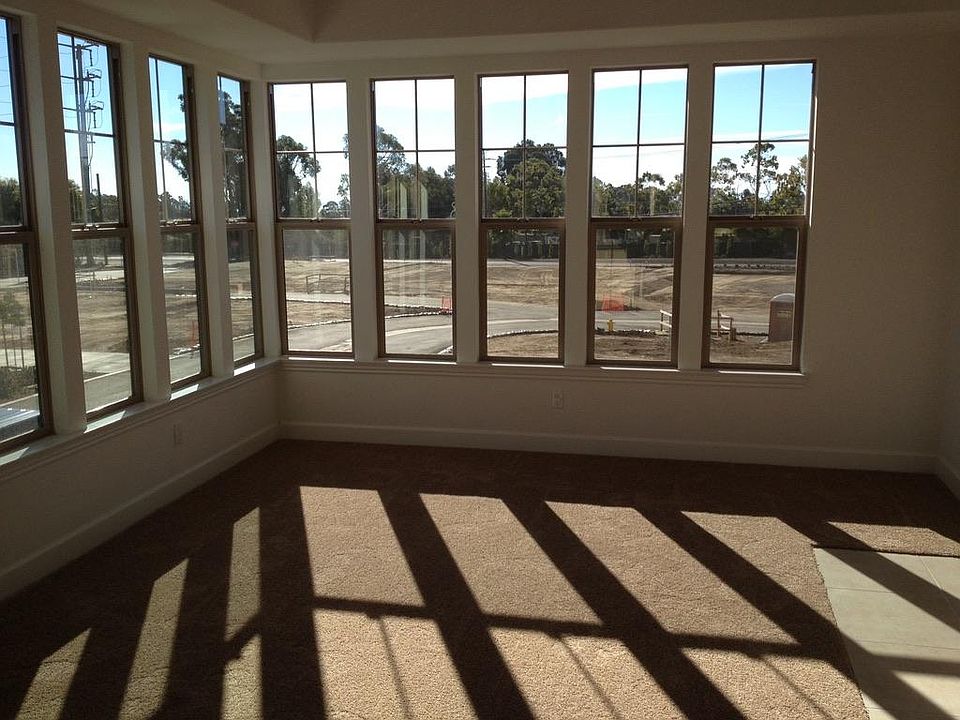 livingroom: walls of ocean windows ocean facing