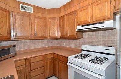 5th image of 224 Devonshire Dr