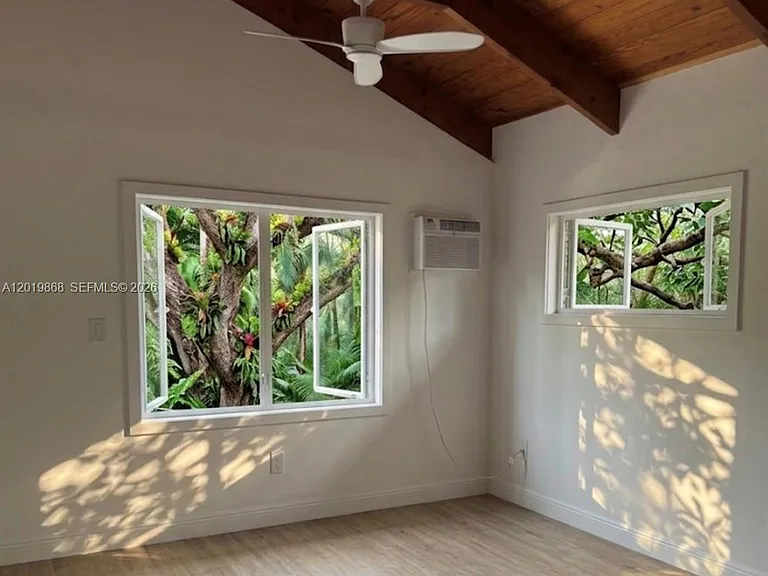 130 NE Gumbo Limbo Dr — Photo 7