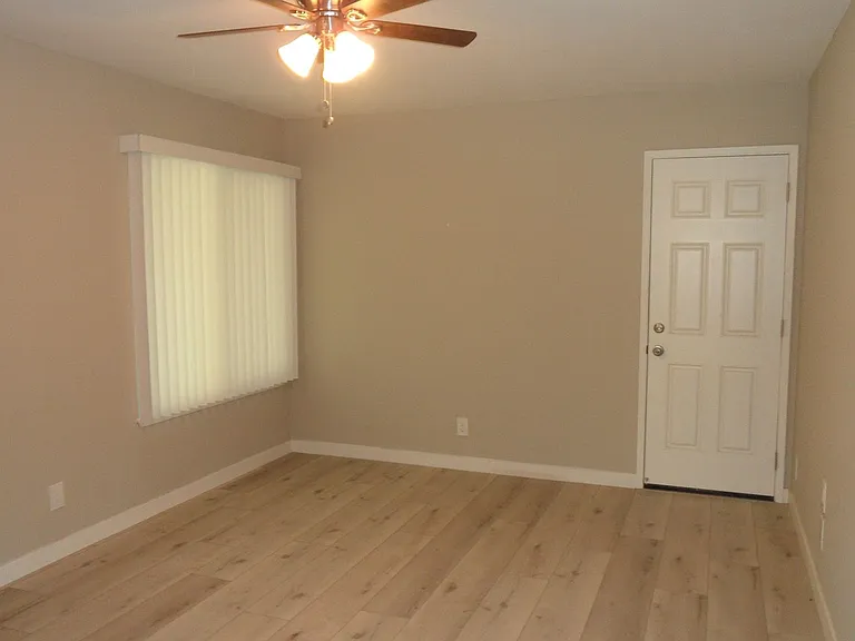 1241 E Diana Ave — Photo 17