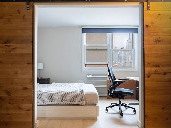 4th image of 77 7th Ave APT 15U