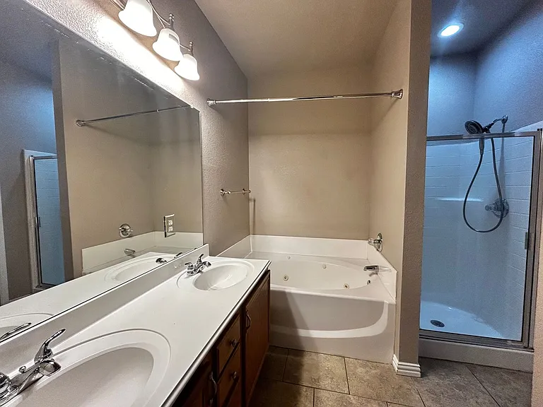 8640 Rainy Lake Dr — Photo 14