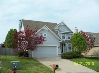 8307 NW 82nd St, Kansas City, MO 64152