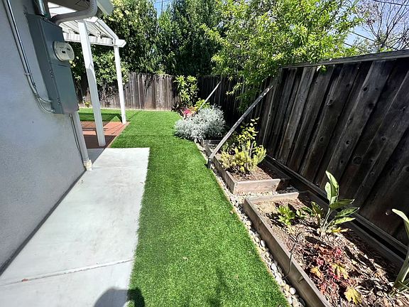 4th image of 1275 Palamos Ave