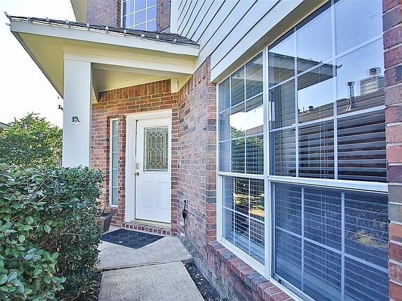 3rd image of 16350 Rockcreek Ln