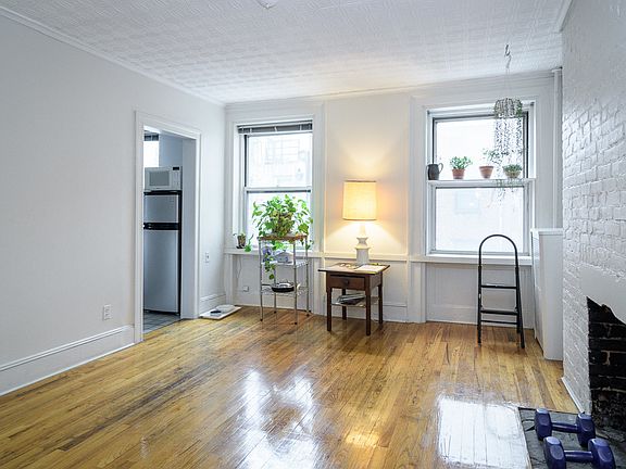 3rd image of 428 E 13th St #3