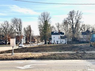 403 W College Ave, Jacksonville, IL 62650