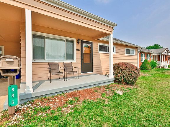 3rd image of 885 Kingston Dr