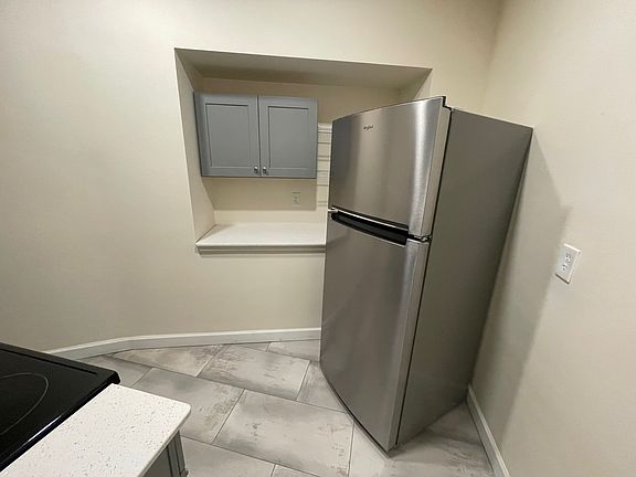 2nd image of 2649 S Kinnickinnic Ave #4