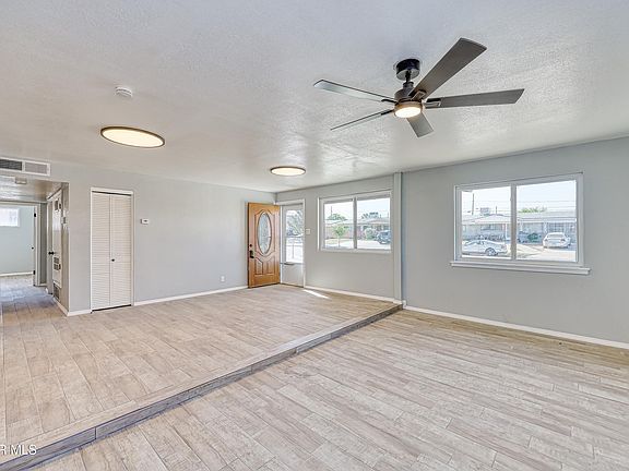 5th image of 223 Kelvin Ave