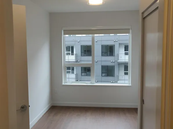 645 Como Lake Ave #414, Coquitlam, BC V3J 0N9