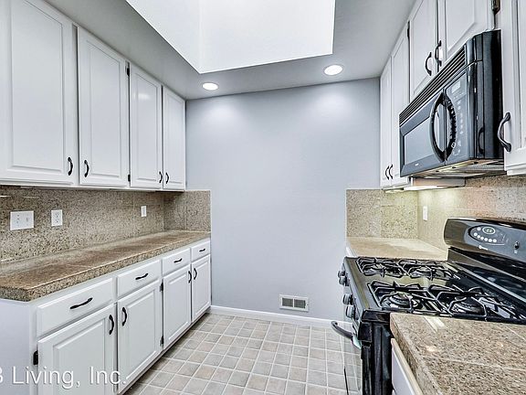 2nd image of 269 Fir St