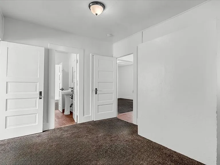 333 E Ivy St — Photo 6