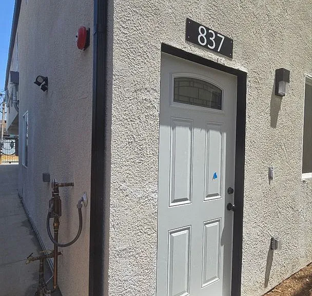 33(835E) — Photo 22