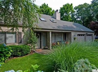 1 Highridge Dr, Huntington, NY 11743