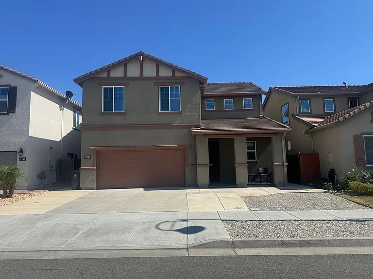 1401 Jamboree Dr — Photo 1