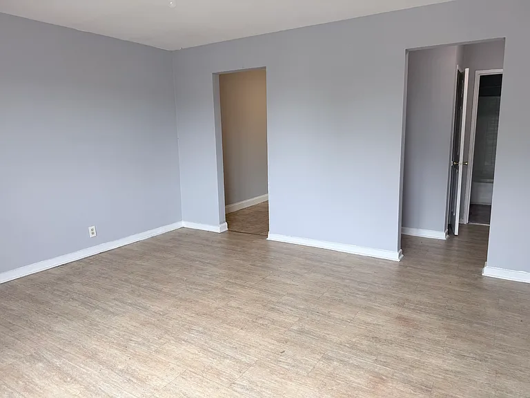 70 Crawford St — Photo 11