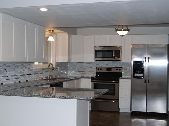 2nd image of 5595 Madrid Dr
