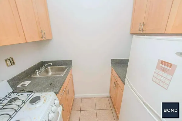 Rented by Bond New York | media 19