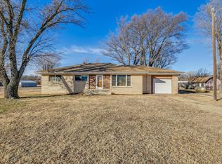 1327 N Oliver Rd, Mulvane, KS 67110