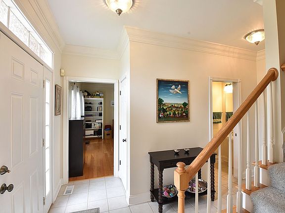 3rd image of 10700 Eagle Crossing Dr