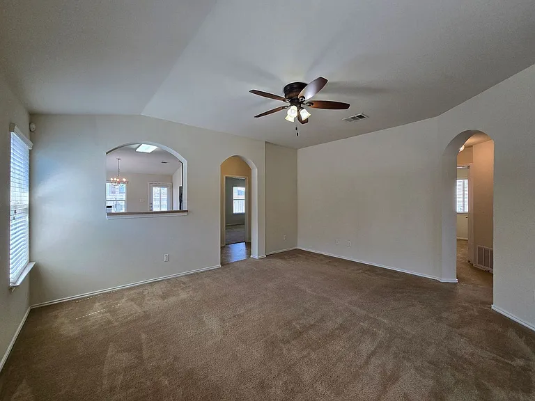 4604 Black Forest Ln — Photo 5