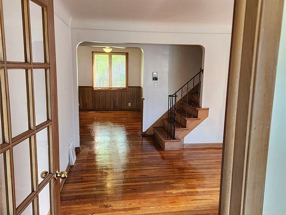 5th image of 21300 Wilmore Ave