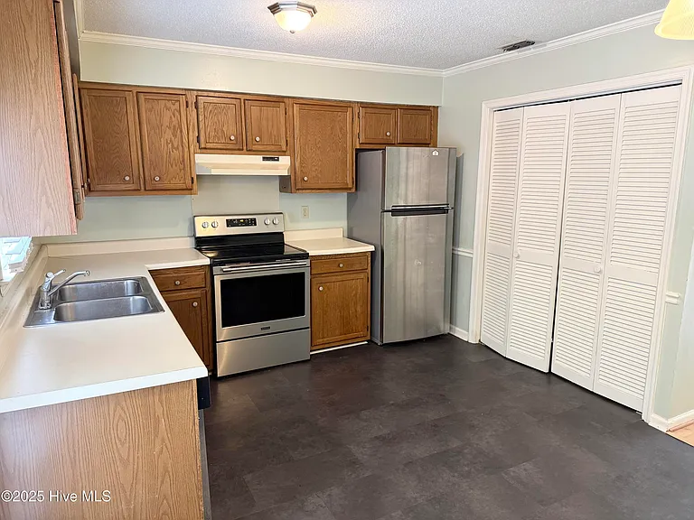 2907 Cedar Creek Rd #E — Photo 7