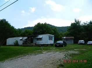 30 Sugar Hollow Rd, Irvine, KY 40336