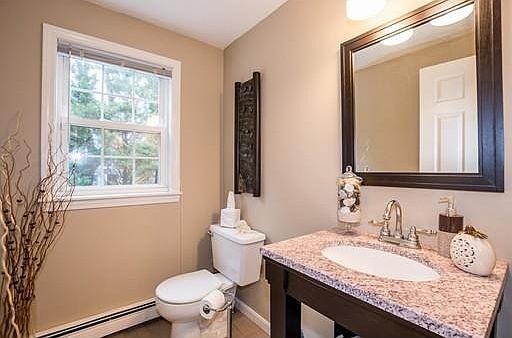 5th image of 21 Millbrook Dr