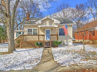945 Summit Ave, Glendale, OH 45246