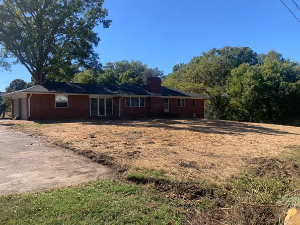 1010 4th St, Eden, NC 27288