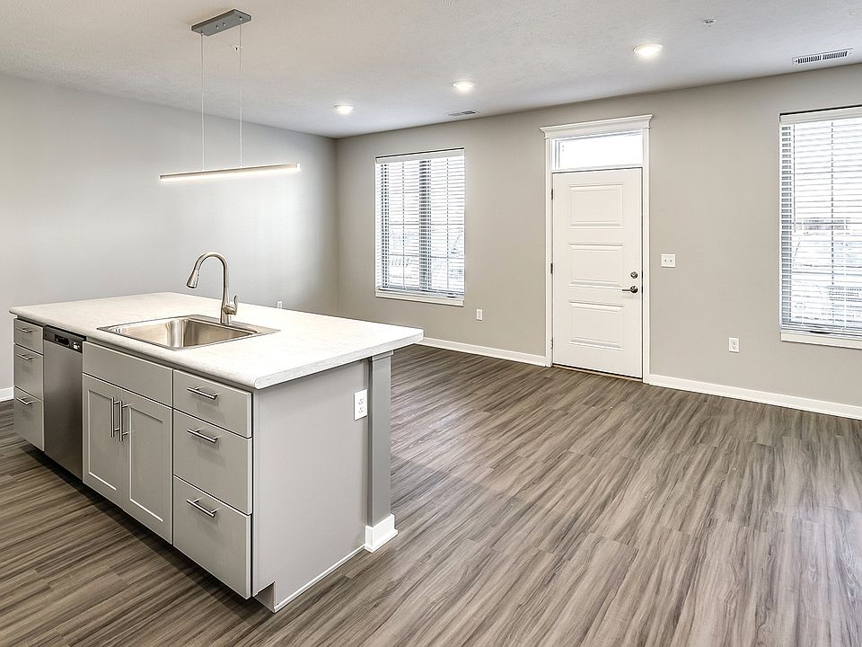 Deerfield Apartments & Chateaus 1021 S Howard Fremont NE Zillow