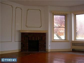 3rd image of 816 W Cobbs Creek Pkwy