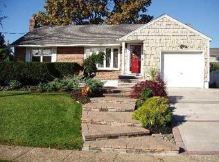 2966 Derby Dr W, Oceanside, NY 11572