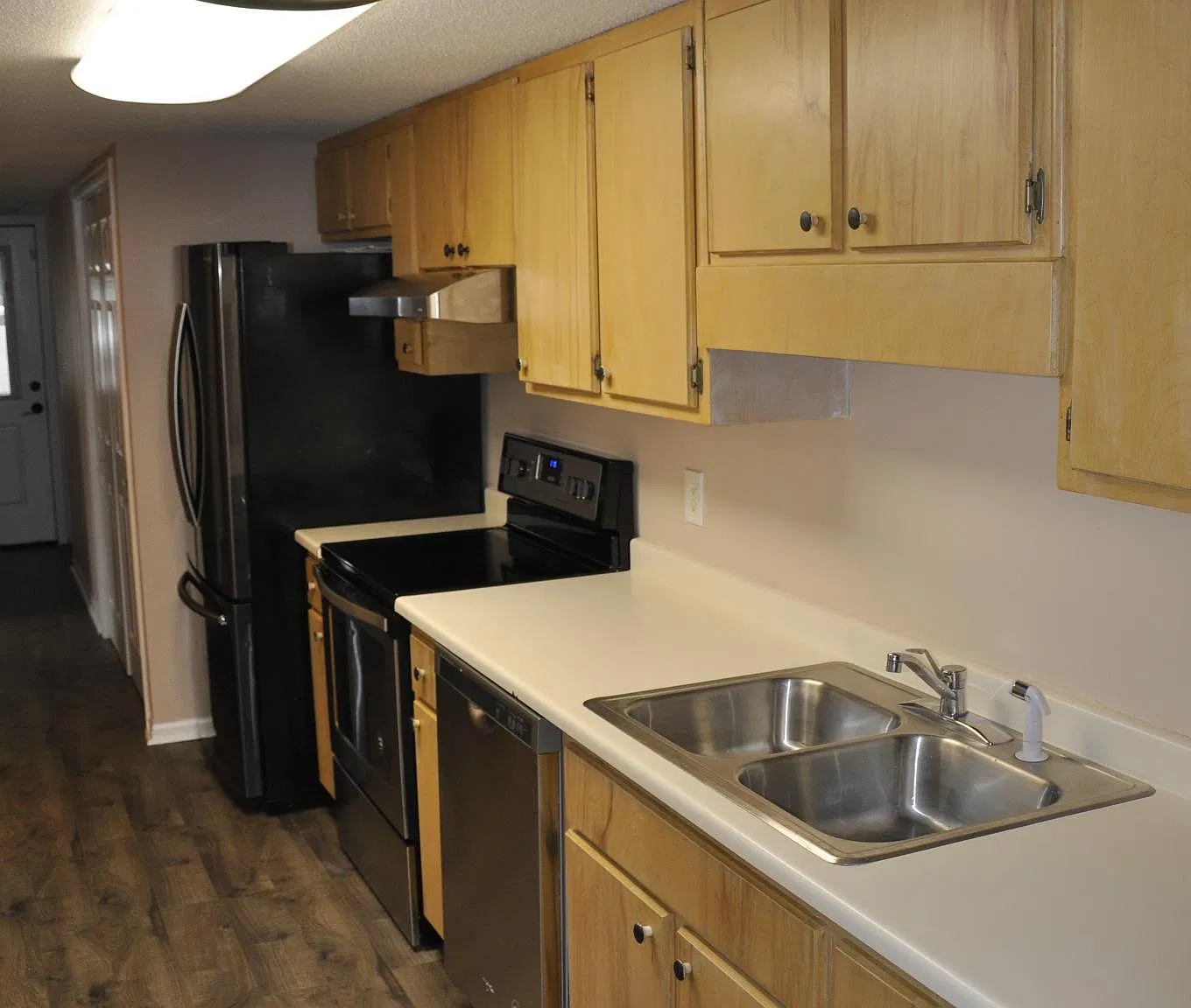 3 bed, $1,250 — Photo 3