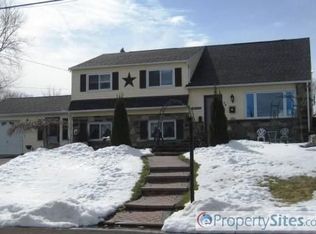 16 Marian Rd, Chalfont, PA 18914