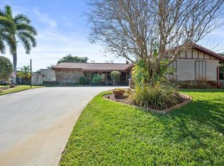 9613 Begonia St, Palm Beach Gardens, FL 33410