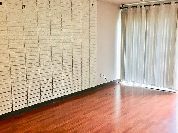 4th image of 8 S Hill Ave Unit H3