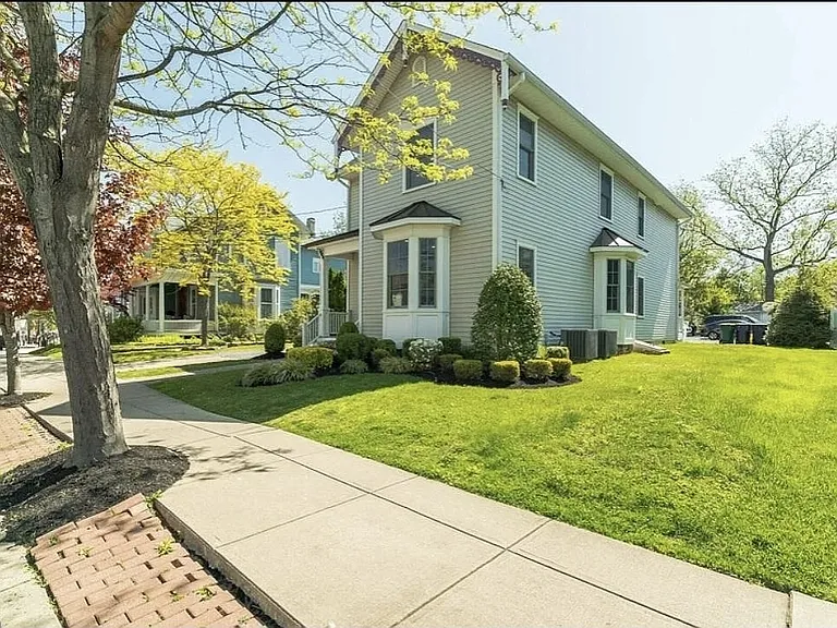 153 S Main St #B — Photo 3