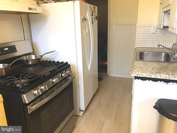 5th image of 231 Wilde Ave