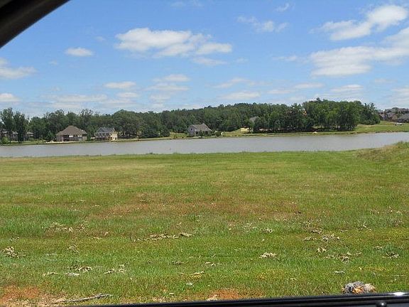 2nd image of 2002 W Wells Gate Dr